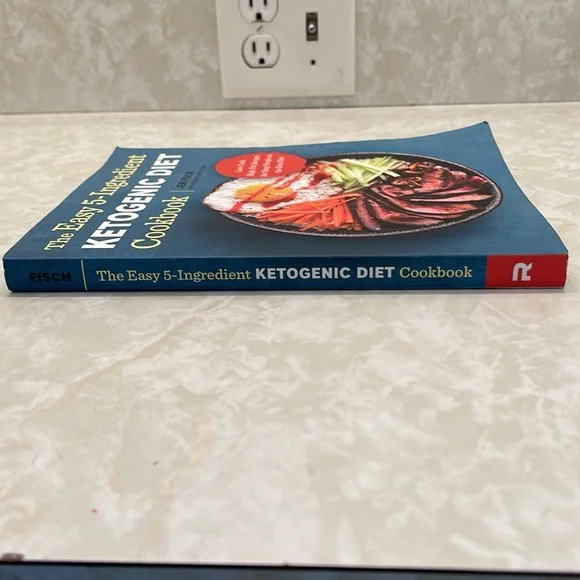 BOOK The Easy 5- Ingredient Ketogenic Diet Cookbook by Jen Fisch GREAT CONDITION - Picture 5 of 9